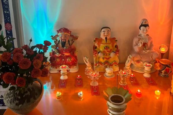 怎样给财神爷换香炉