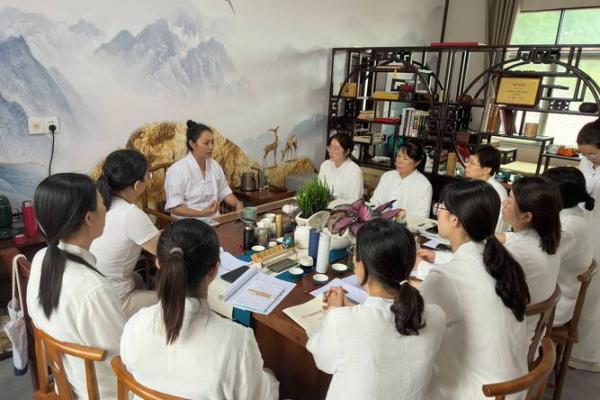 紫薇斗数推荐大师