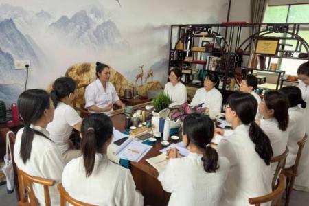 紫薇斗数推荐大师