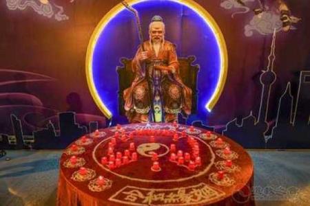怎么求姻缘 月老神像怎么求姻缘？