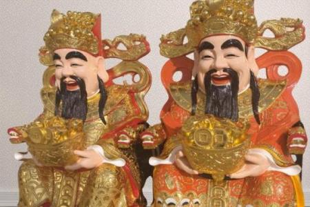 财神爷摆放在家里什么位置最好 光线明亮有依靠