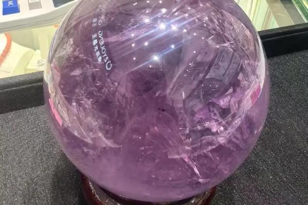 水晶球的风水作用吸引财富和好运