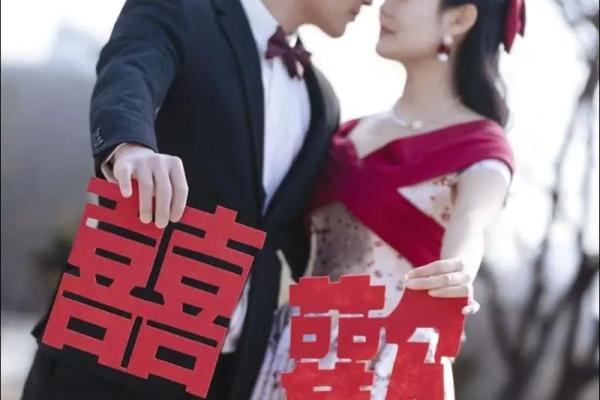 美女找月老姻缘