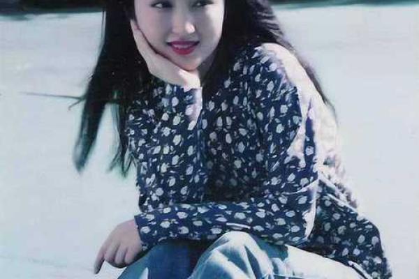 杨钰莹八字