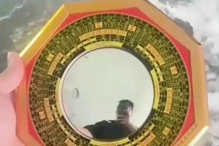 风水家里挂八卦镜好不好会害人吗？