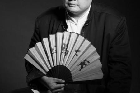 浅谈名嘴梁宏达之生辰八字