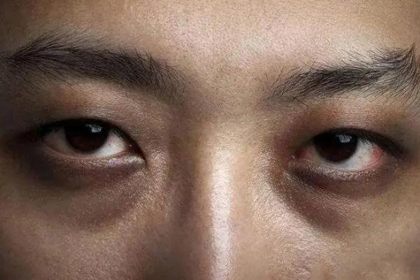 破解看相八字胡须秘密，揭示真相！