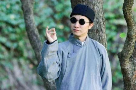 江阴万达魏先生算命